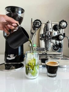 Delicious Homemade Matcha Latte: Easy Recipe & Variations